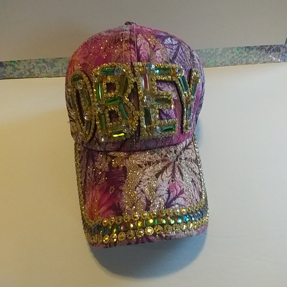 Decretive Rhinestone Floral Cap